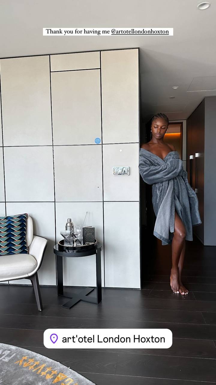 Leomie Anderson Feet